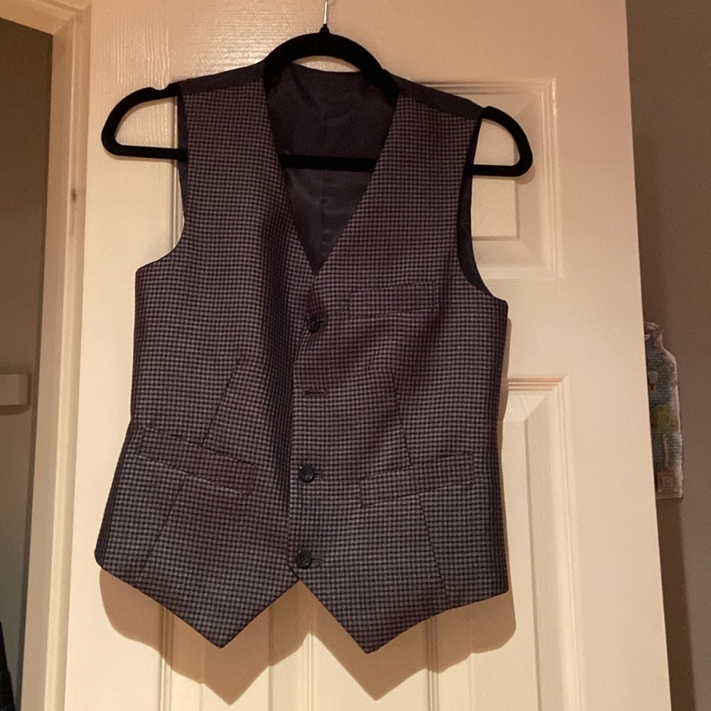 Men’s suit vest. Size small. Brand new